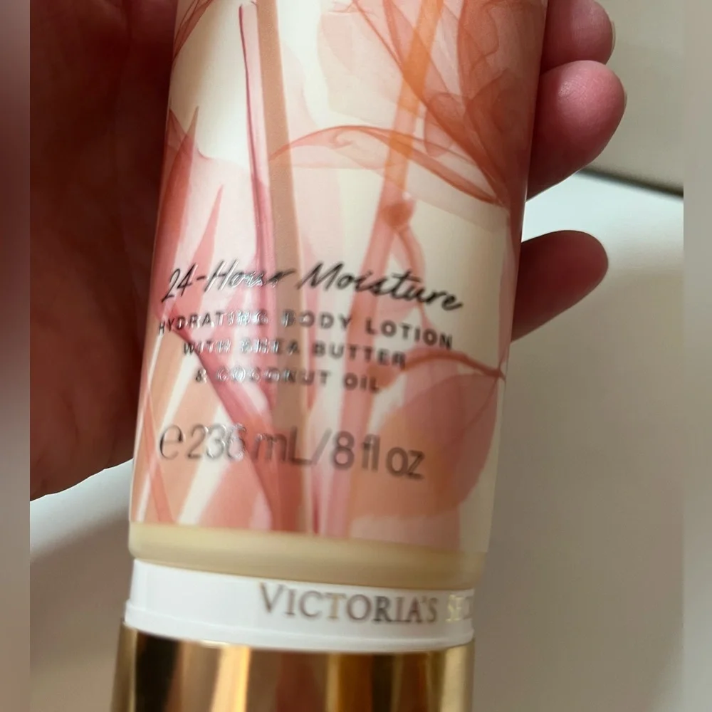 Victoria's Secret Calm Coconut Milk & Rose Body Lotion - Picture 2 of 3